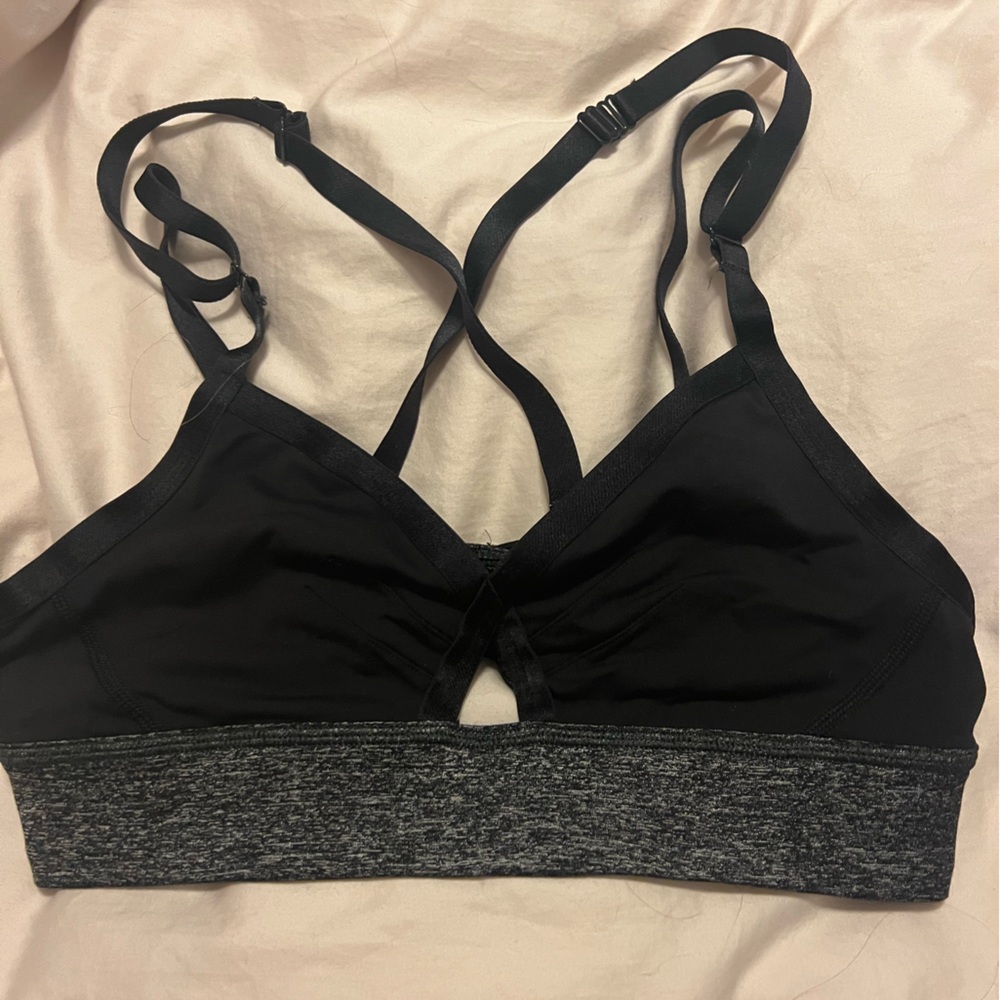 Lululemon size 8 sports bra